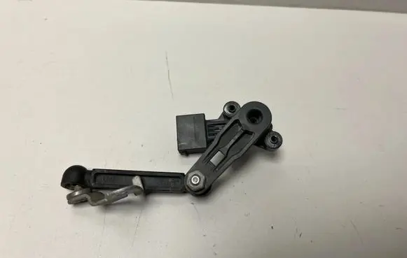 BMW X5 G05 Air suspension front height level sensor 6895467 6873097