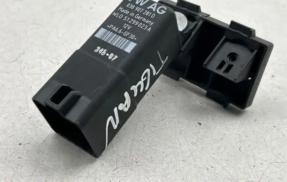 Volkswagen Tiguan Glow plug pre-heat relay 038907281D 51299023A 34507