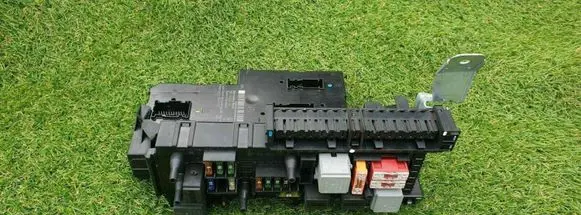 Mercedes-Benz C W204 Fuse module 2049012602