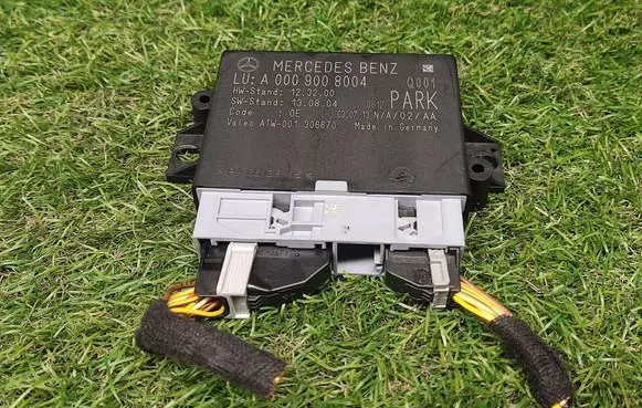 Mercedes-Benz E W212 Parking PDC control unit/module A0009008004