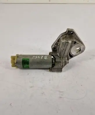 Volkswagen Touareg I Sunroof motor/actuator 0130002529