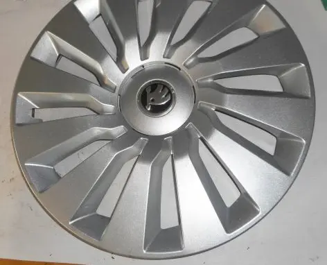 Skoda Octavia Mk3 (5E) R16 wheel hub/cap/trim 5E0601147G