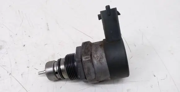 Honda CR-V Fuel pressure regulator 0281002966