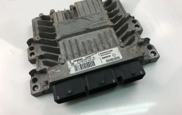 Renault Megane II Engine control unit/module ECU 8200542288 S122326107A