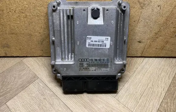 Audi A5 8T 8F Engine control unit/module 03L906022MK 03L906022B 0281015583