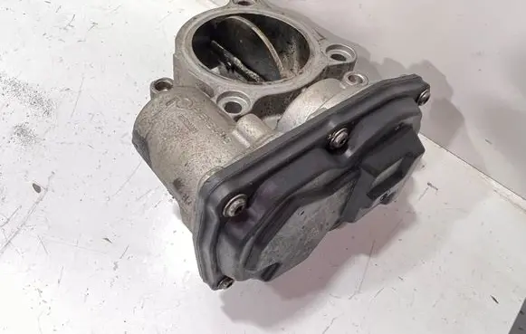 BMW 5 F10 F11 Throttle valve 7810752