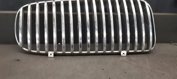 Jaguar XJ X351 Front bumper upper radiator grill