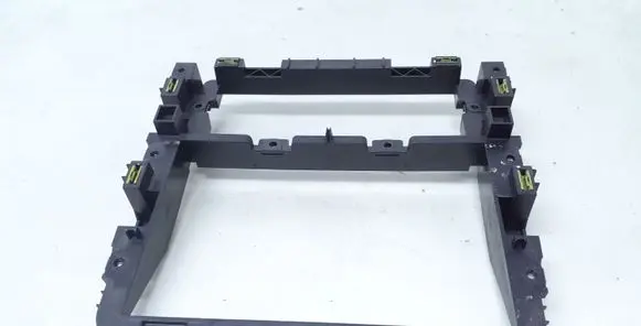 Volkswagen Touran I Radio/GPS head unit trim 1T0858005A