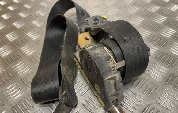 Iveco Daily 30.8 - 9 Front seatbelt 33000317A