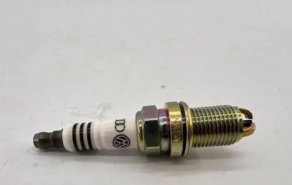 Audi 100 200 5000 C3 Spark plug 101000033AB