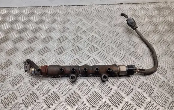 Toyota Avensis T250 Fuel main line pipe 89458 10Y0TA 92F03