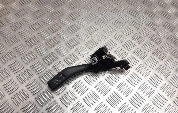 Volkswagen Golf VI Indicator stalk 1K0953513E