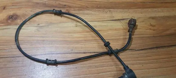 Nissan Primera ABS brake wheel speed sensor 0265006237