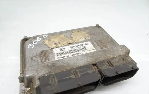 Volkswagen Golf IV Engine control unit/module 06A906033DQ 5WP40255