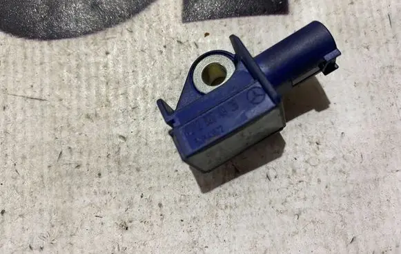 Mercedes-Benz C W204 Airbag deployment crash/impact sensor a2128204926 2128204926