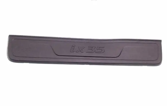 Front sill trim cover