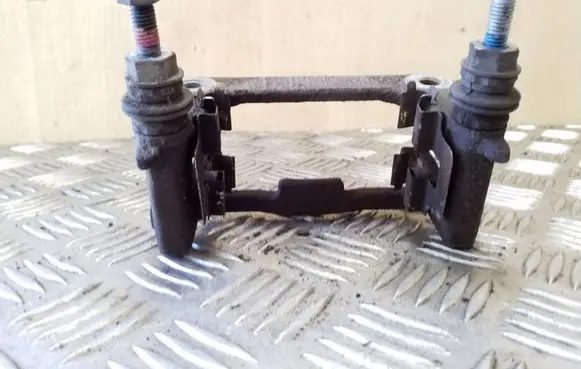 Mercedes-Benz A W169 Brake caliper pad carrier rear 
