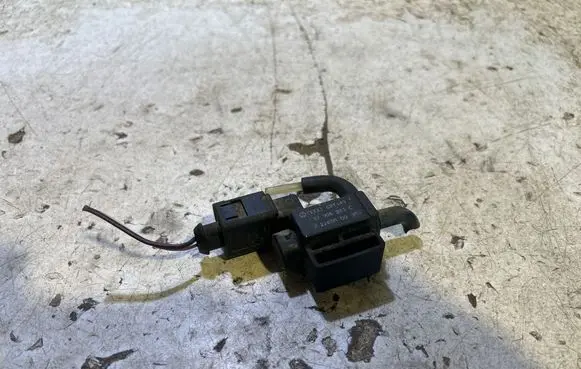 Skoda Octavia Mk1 (1U) Turbo solenoid valve 037906283C 72288000 02T149