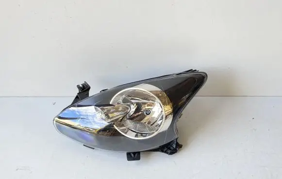 Toyota Aygo AB10 Headlight/headlamp 811500H070