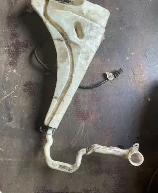 Volkswagen Touareg I Windshield washer fluid reservoir/tank 7L0955453D