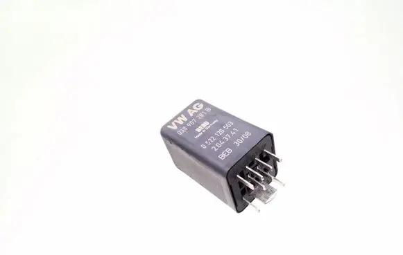 Audi A4 S4 B8 8K Glow plug pre-heat relay 038907281B 457