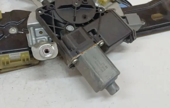 Opel Insignia A Front door window regulator motor 966432103