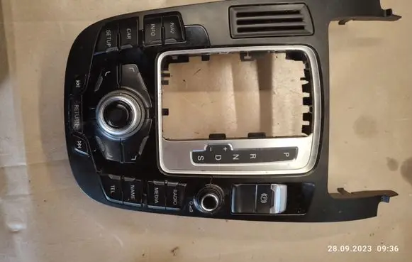 Audi A5 8T 8F Head unit multimedia control 8T0919609F