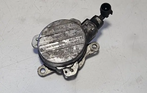 Opel Vivaro Vacuum pump 8200797164