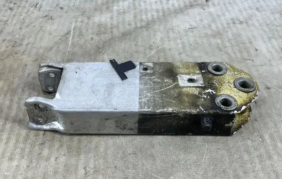 BMW 7 F01 F02 F03 F04 Radiator support slam panel bracket 6924219