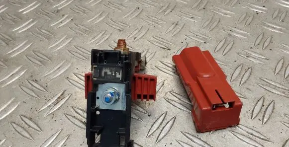 Toyota Yaris Battery relay fuse 