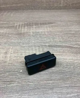 BMW 5 E39 Hazard light switch 8350947