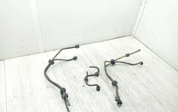 Citroen C4 I Fuel injector supply line/pipe 