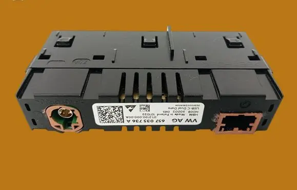 Skoda Octavia Mk4 USB socket connector 657035736A
