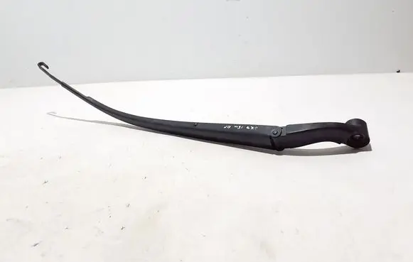 Mazda CX-3 Front wiper blade arm DD2S67321A