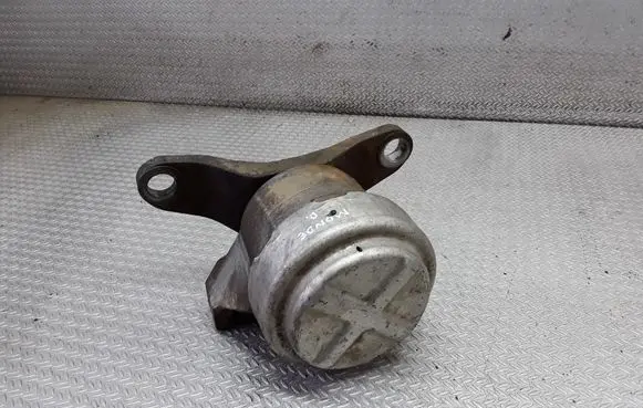 Ford Mondeo MK IV Engine mount bracket 6G916F012DD