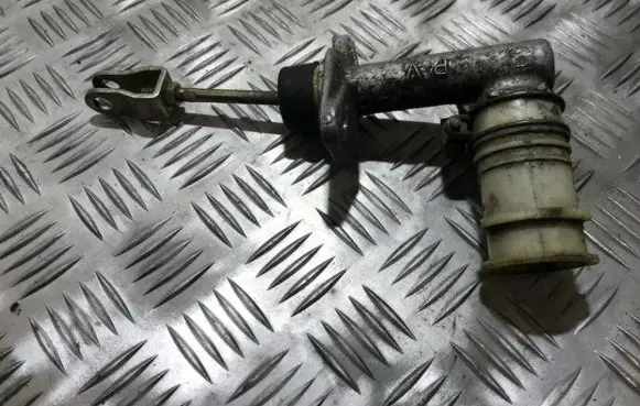 Hyundai Lantra I Clutch master cylinder