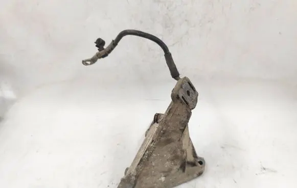Audi A4 S4 B5 8D Engine mounting bracket 8D0199308F