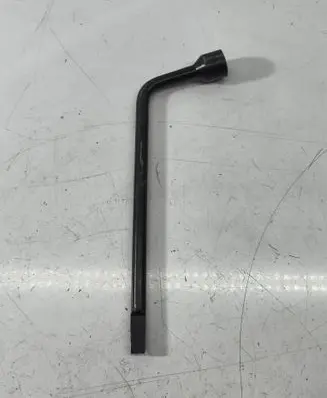 Toyota Yaris Wheel nut wrench
