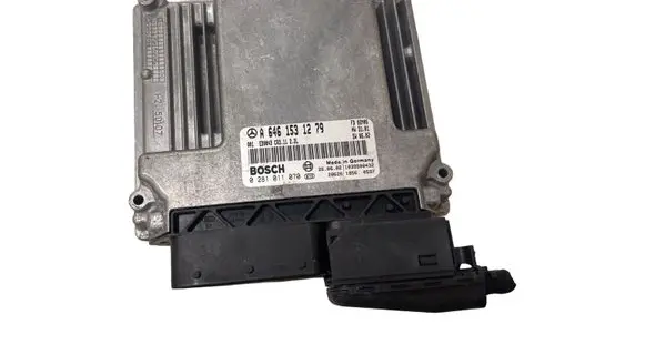 Mercedes-Benz E W211 Engine control unit/module A6461531279 1039S00432 0281011070