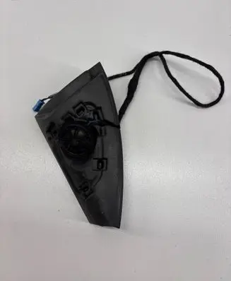 Front door high frequency speaker