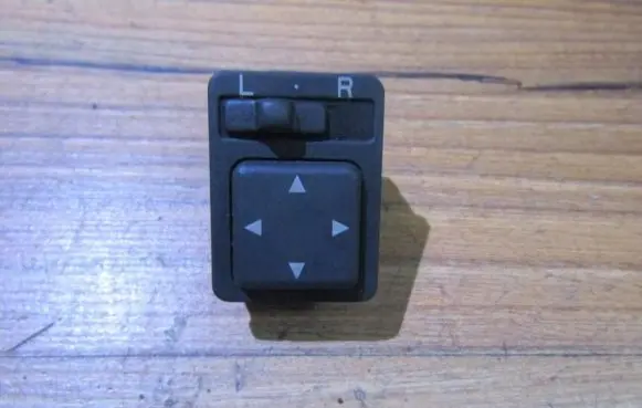 Toyota Avensis T220 Wing mirror switch 8487005020 84870-05020