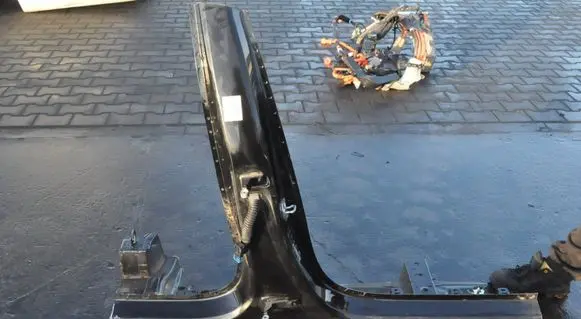 Volvo S60 Side car body part 