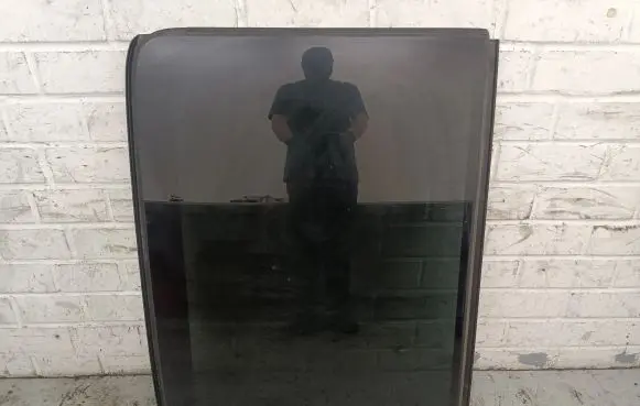 Volkswagen Touareg III Sunroof glass 43R005001