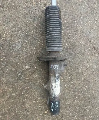 Skoda Octavia Mk2 (1Z) Front shock absorber/damper