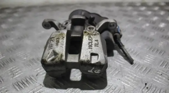 Honda CR-V Rear brake caliper
