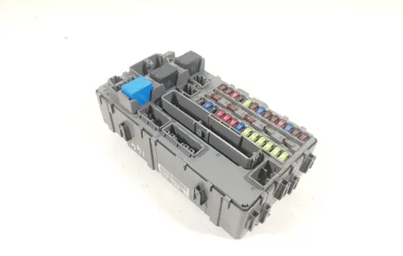 Honda Accord Fuse module 38200-TL4-E31