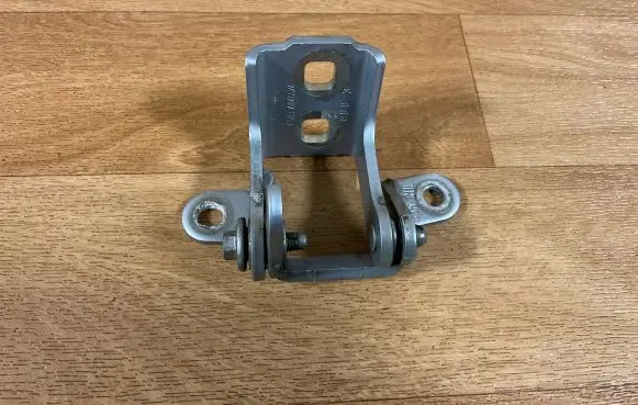 Opel Insignia A Rear door upper hinge ES03A046574