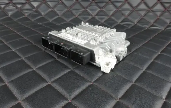 Ford Kuga I Engine control unit/module 8V4112A650AD 5WS40583E