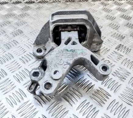 Nissan Qashqai Engine mount bracket 112846249R