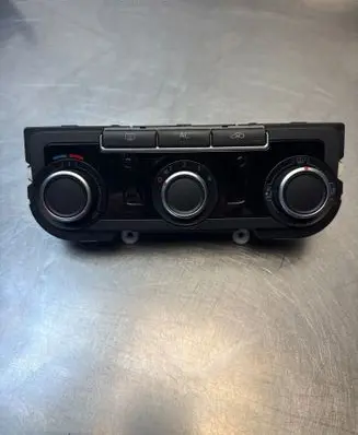 Volkswagen Golf VI Climate control unit 7N0907426K 5HB009751